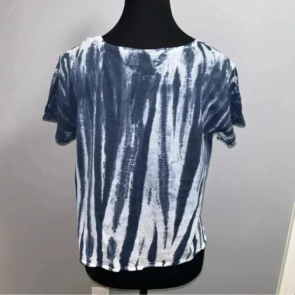 John + Jenn Tee - Picture 3 of 5